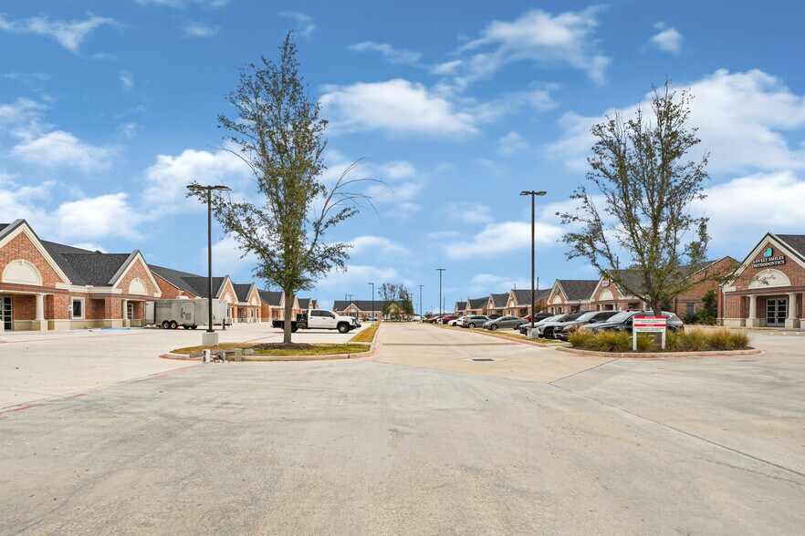 More Photos Of 7103 S Peek Rd, Richmond Medical For Lease