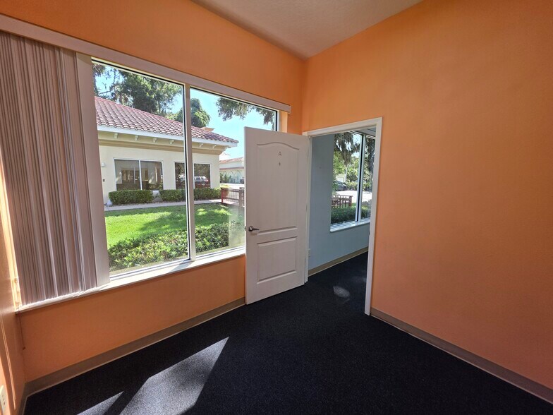 More Photos Of 900 N Swallow Tail Dr, Port Orange Medical For Lease