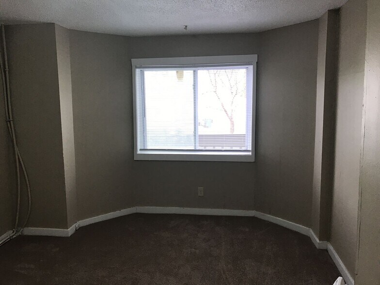 More Photos Of 953 Desoto St, Saint Paul Apartments For Sale