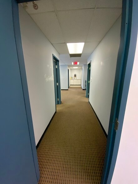 More Photos Of 2908 2nd Ave SE, Calgary Warehouse For Lease