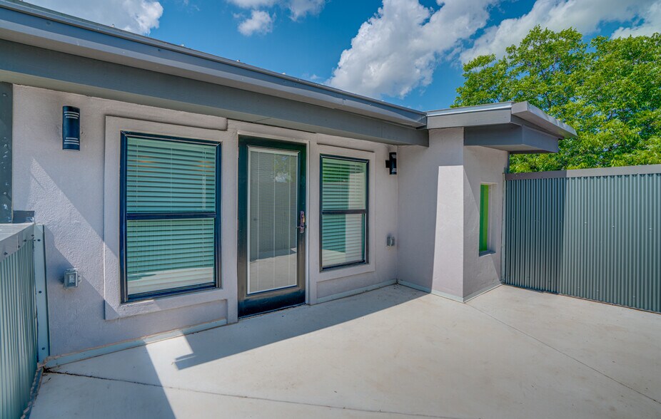 More Photos Of 811 Montana St, San Antonio Apartments For Sale