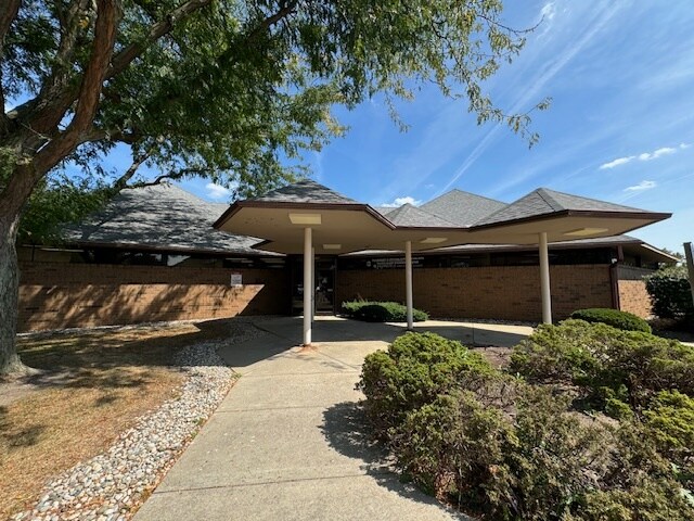 More Photos Of 1661 Holland Rd, Maumee Medical For Lease