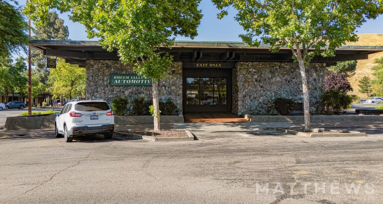 More Photos Of 455 Center St, Moraga General Retail For Sale