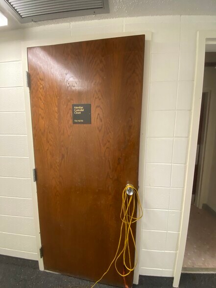 More Photos Of 8247 Morman Temple, Baker Specialty For Sale