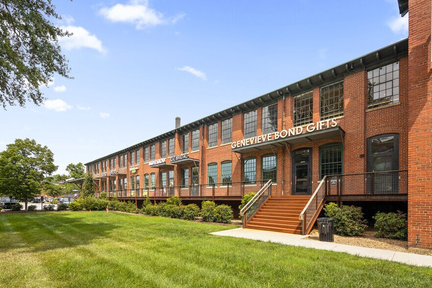 More Photos Of 205 Manufacturers Rd, Chattanooga General Retail For Lease