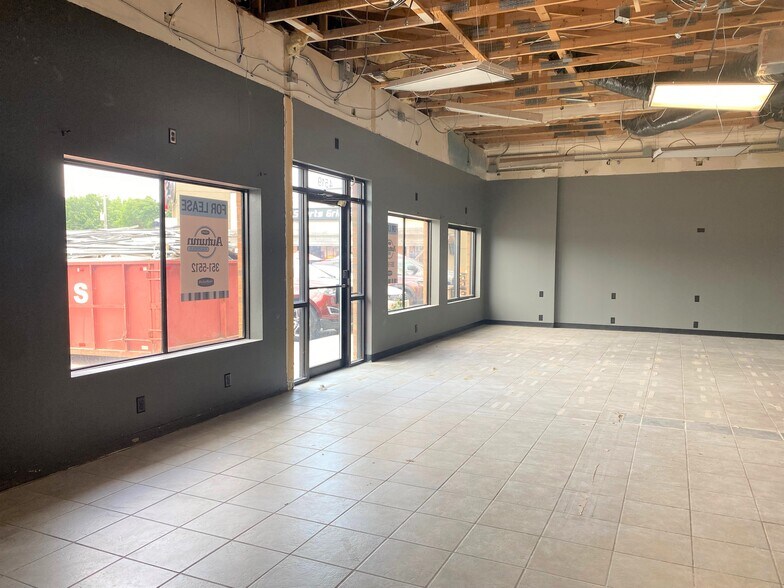 More Photos Of 4515-4531 E 26th St, Sioux Falls Storefront For Lease