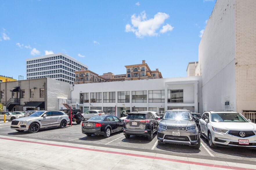 More Photos Of 220-228 N Canon Dr, Beverly Hills Loft Creative Space For Lease