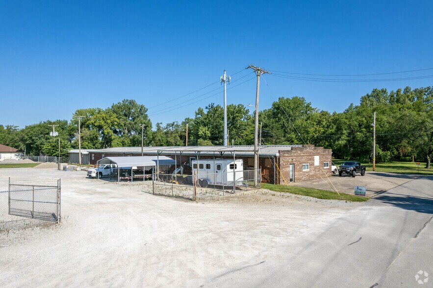 More Photos Of 235 Glaser St, Fairborn Light Manufacturing For Lease