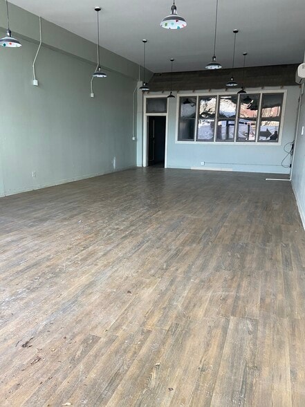 More Photos Of 6406 SE Foster Rd, Portland Storefront For Lease