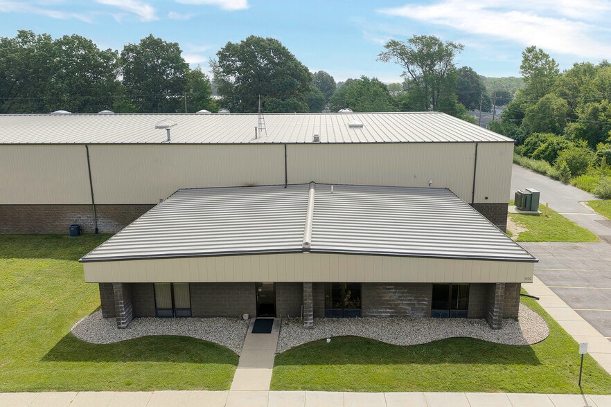 More Photos Of 1000 Sako Ct, Elkhart Warehouse For Lease
