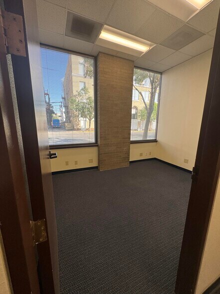 More Photos Of 416 N Stanton St, El Paso Office For Lease