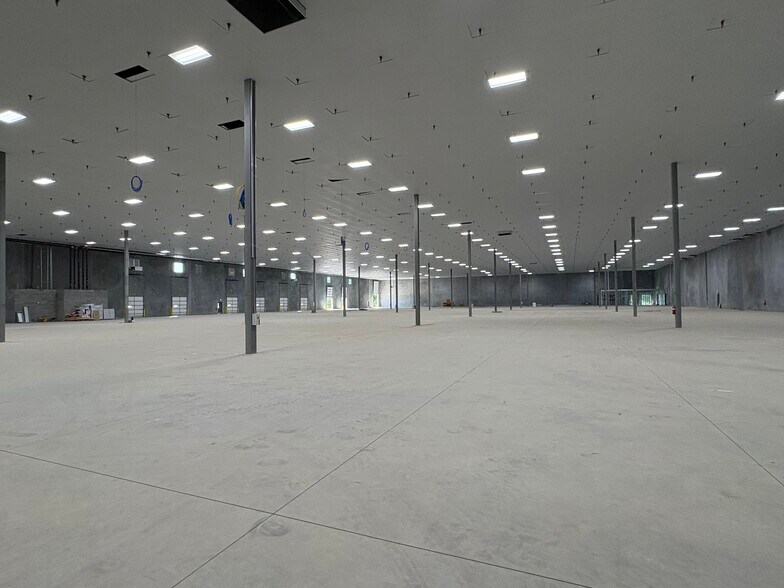 More Photos Of 335 Tanner Price Way, Greenville Warehouse For Lease