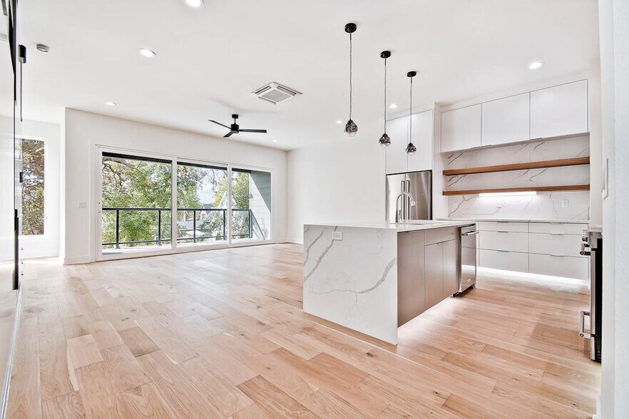 More Photos Of 204 9th St, Bentonville Apartments For Sale