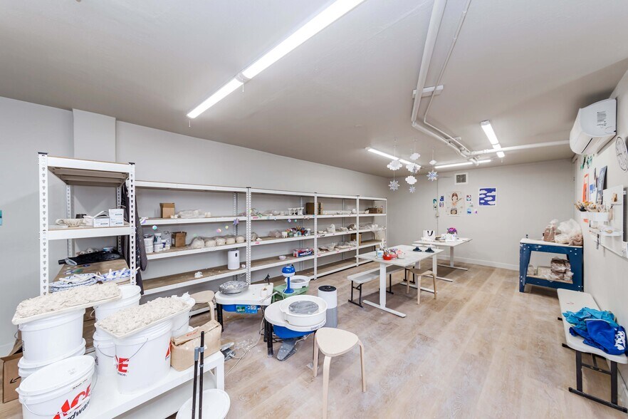 More Photos Of 2870 Foothill Blvd, La Crescenta Office For Sale