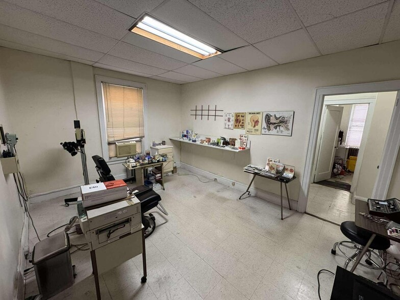 Primary Photo Of 3066 35th St, Astoria Office For Lease