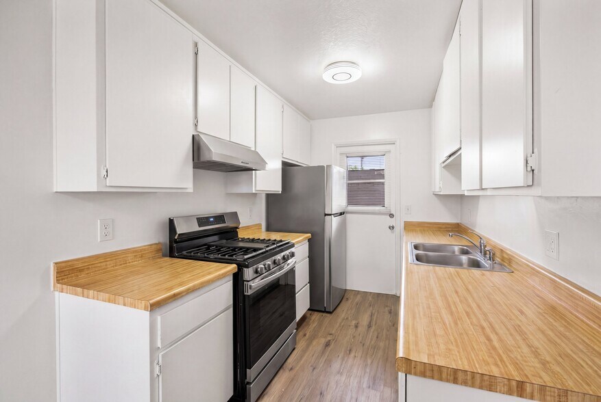 More Photos Of 1776 Temple Ave, Long Beach Apartments For Sale
