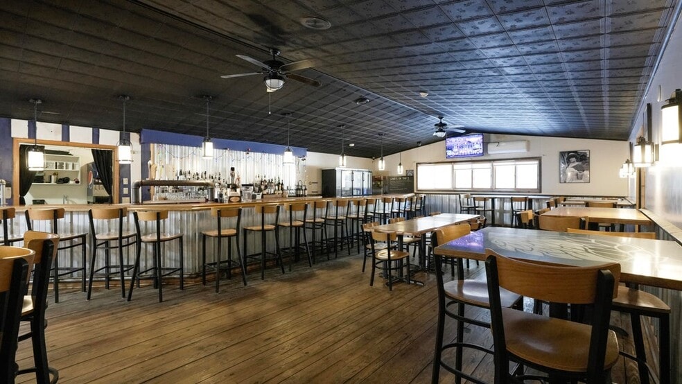 More Photos Of 697 Bear Swamp Rd, Peru General Retail For Sale