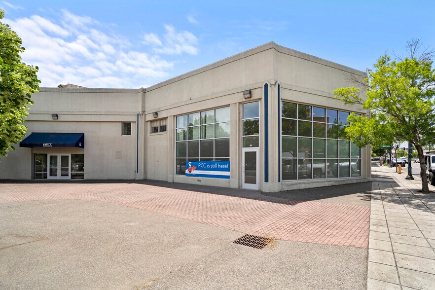Primary Photo Of 202 S Riverside Ave, Medford General Retail For Sale