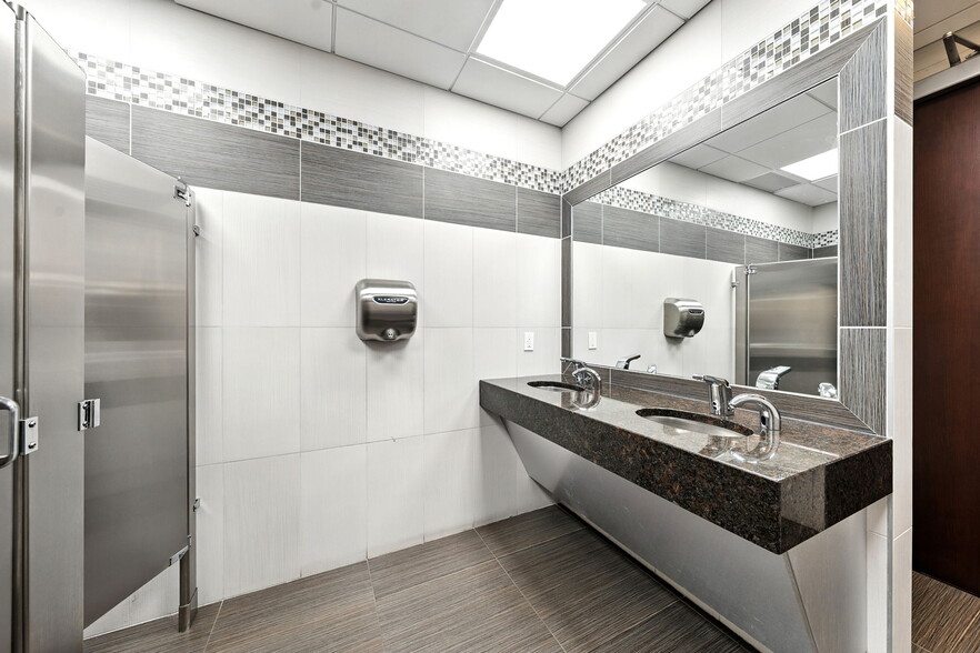 More Photos Of 700 Veterans Memorial Hwy, Hauppauge Unknown For Lease