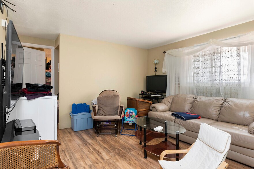 More Photos Of 4060 Airport Rd, Colorado Springs Apartments For Sale