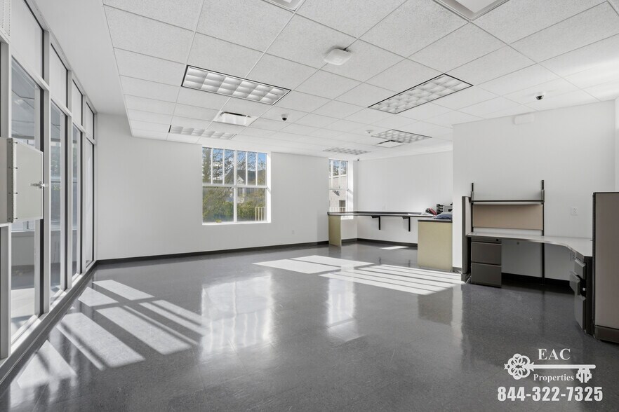 More Photos Of 606-612 West Ave, Norwalk Office For Lease