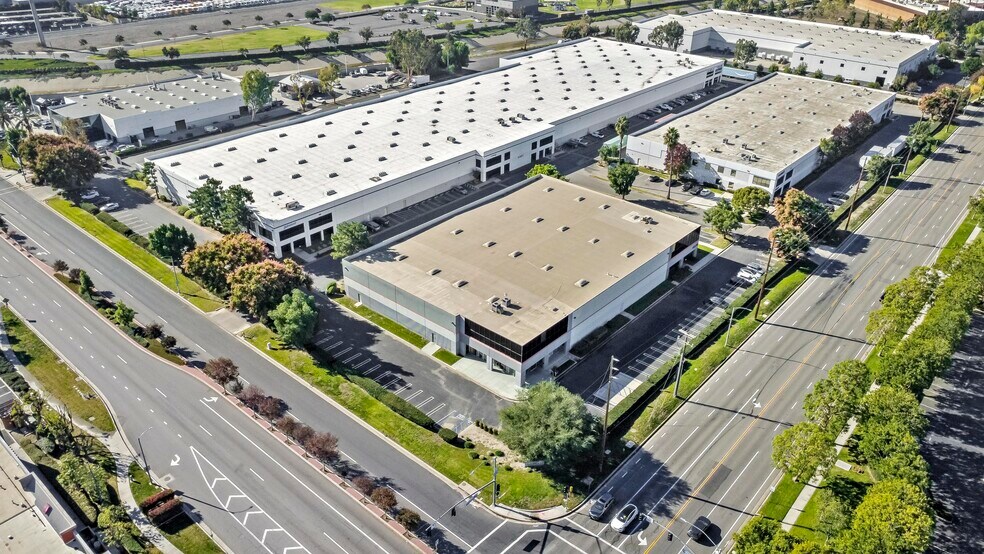 More Photos Of 4475 Eucalyptus Ave, Chino Warehouse For Lease