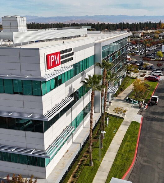 More Photos Of 7815 N Palm Ave, Fresno Office For Lease