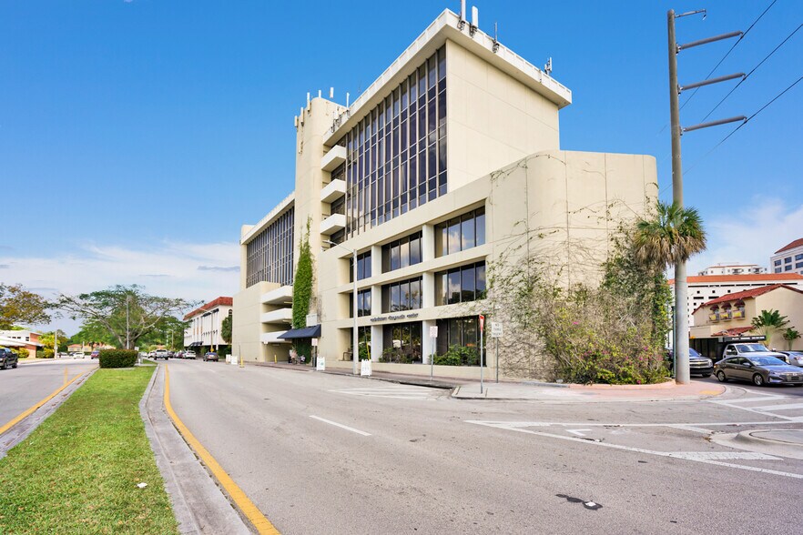 More Photos Of 747 Ponce de Leon Blvd, Coral Gables Medical For Lease