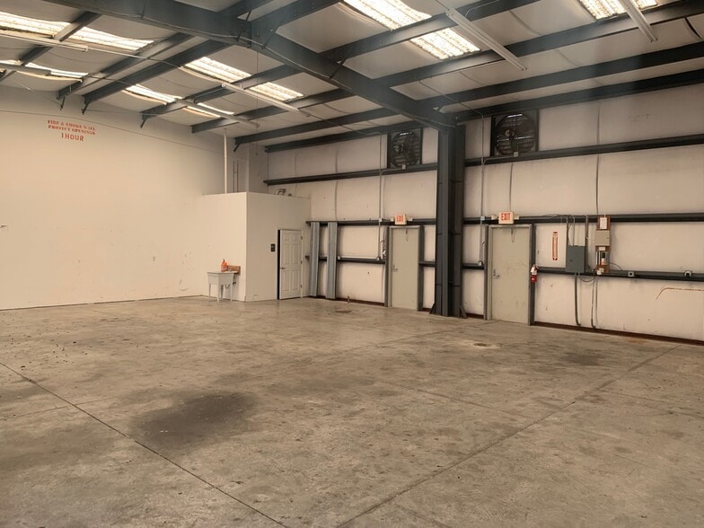 More Photos Of 330 Stan Dr, Melbourne Warehouse For Lease
