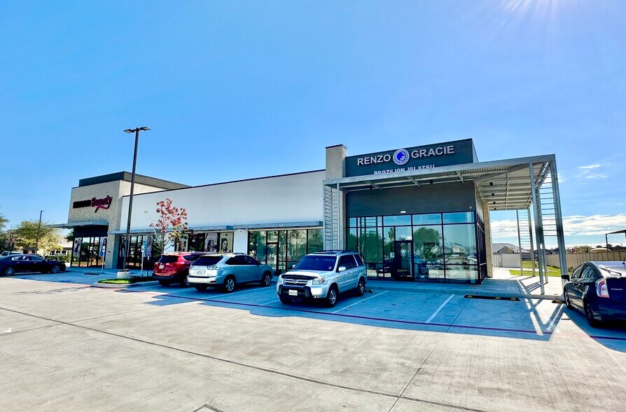 More Photos Of 2000 Reflection Bay Dr, Pearland Storefront Retail Office For Lease