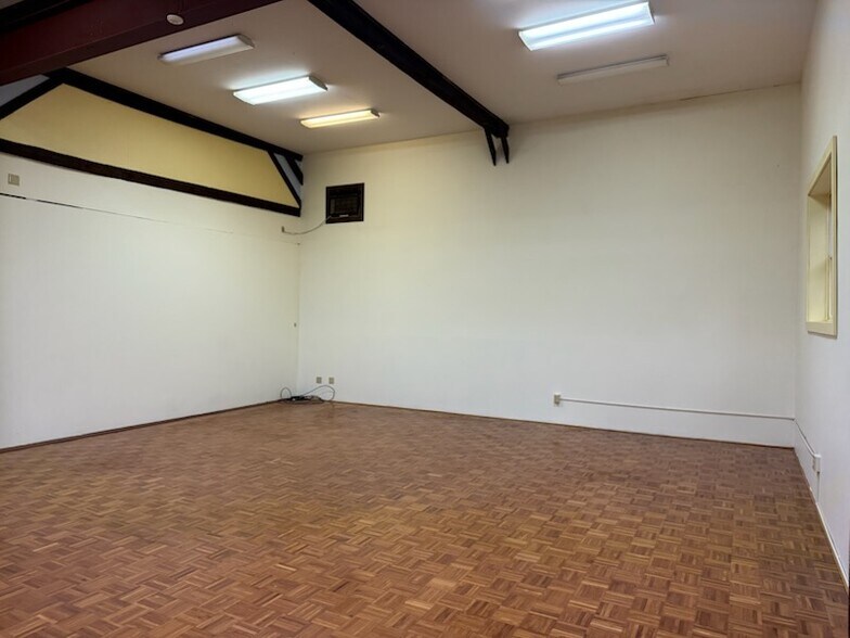 More Photos Of 131 Main St, Hatfield Loft Creative Space For Lease