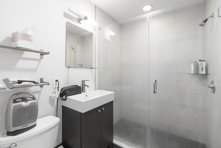 More Photos Of 2020 Locust St, Philadelphia Apartments For Sale