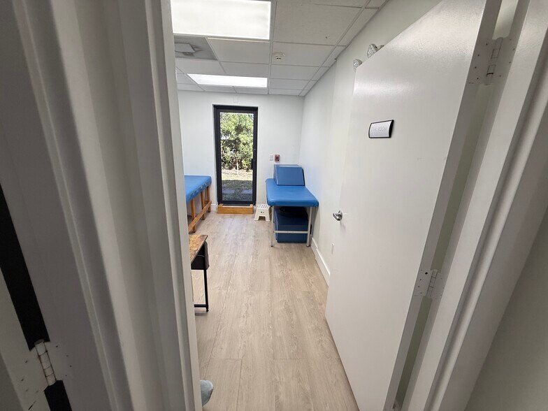 More Photos Of 1071-1075 NE 125th St, North Miami Loft Creative Space For Lease