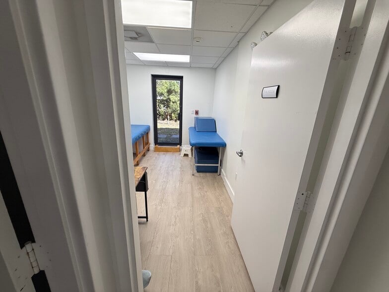 More Photos Of 1071-1075 NE 125th St, North Miami Loft Creative Space For Lease