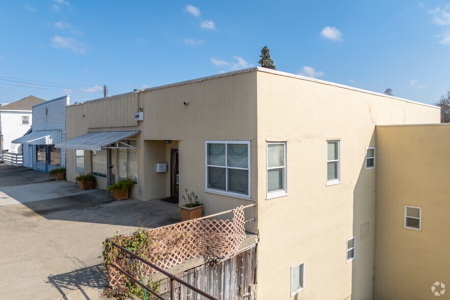 More Photos Of 11715 Riverside Ave, Courtland General Retail For Sale