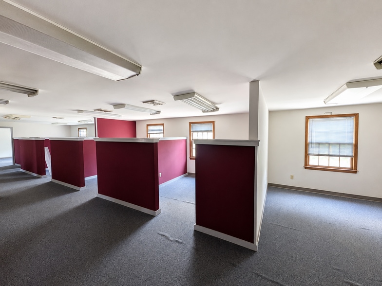 More Photos Of 880 Boston Post Rd, Old Saybrook Storefront Retail Office For Sale