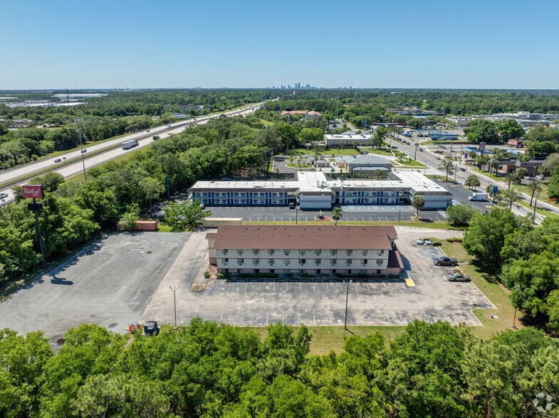 More Photos Of 10901 Harts Rd, Jacksonville Hotel For Sale