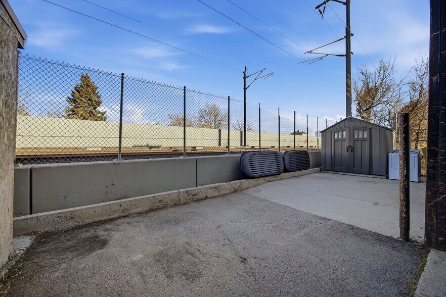 More Photos Of 2919 E 42nd Ave, Denver Warehouse For Lease