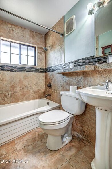 More Photos Of 2538 N 52nd St, Phoenix Multifamily For Sale