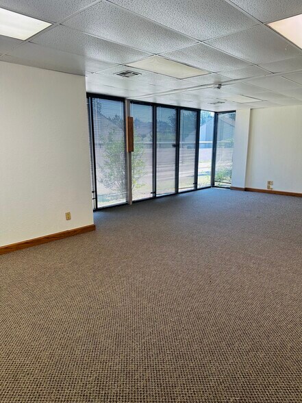 More Photos Of 11102 N Stratford Dr, Oklahoma City Office For Sale