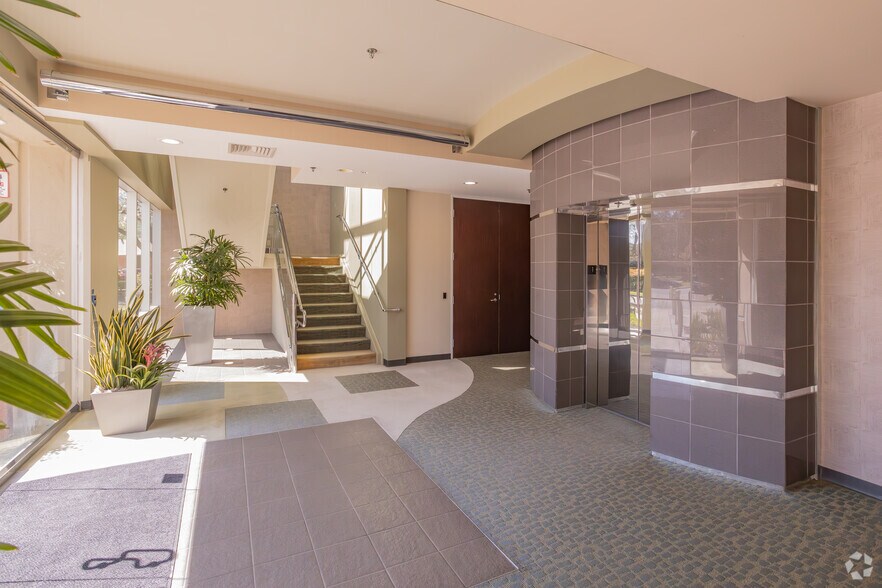More Photos Of 11171 Sun Center Dr, Rancho Cordova Office For Lease