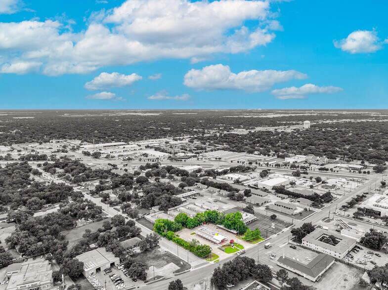 More Photos Of 1300 W Pioneer Dr, Irving Fast Food For Sale
