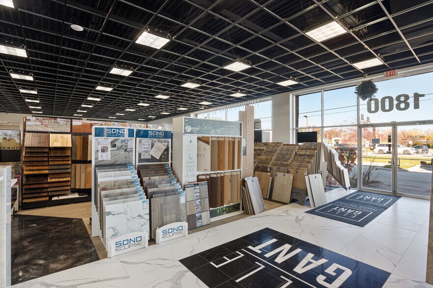 More Photos Of 1800 N Rand Rd, Palatine Freestanding For Sale