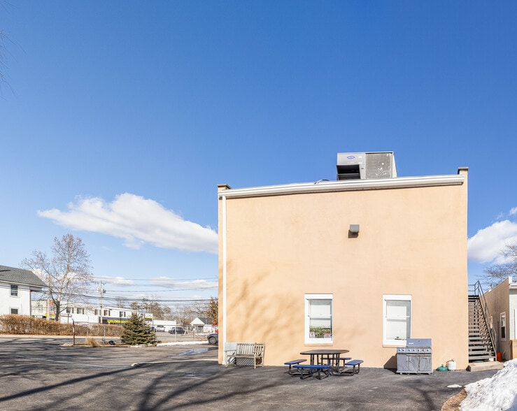 More Photos Of 146 Railroad Ave, Sayville Office For Sale