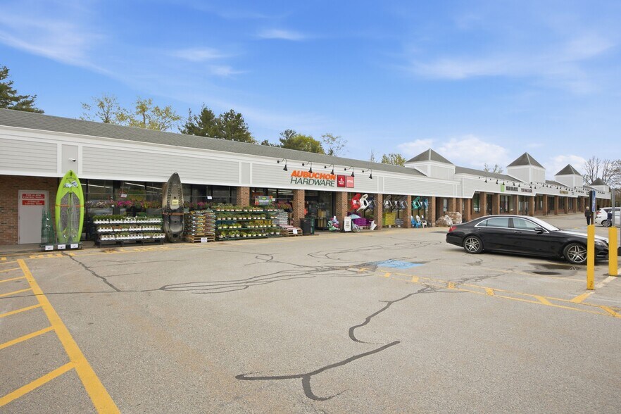 More Photos Of 117-127 Great Rd, Stow General Retail For Lease