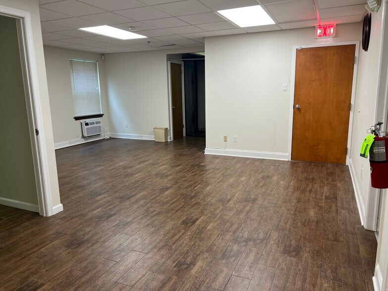 More Photos Of 618 S Broad St, Lansdale Office For Lease
