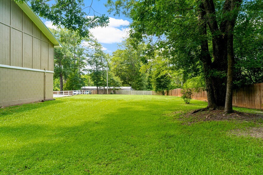 More Photos Of 872 Deer Wood Ln, Chipley Apartments For Sale