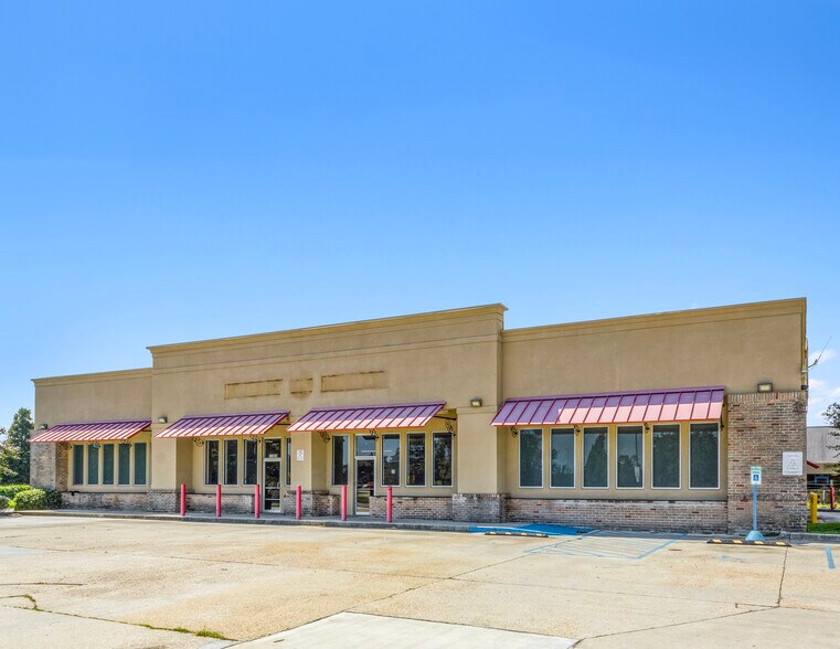 More Photos Of 11901 I 10 Service Rd, New Orleans Freestanding For Lease