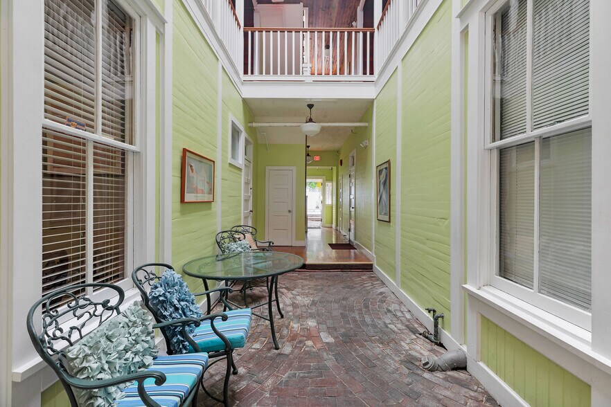 More Photos Of 812 Fleming St, Key West Storefront For Sale