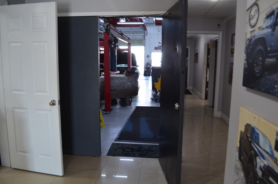 More Photos Of 5359 N Nob Hill Rd, Sunrise Office For Sale